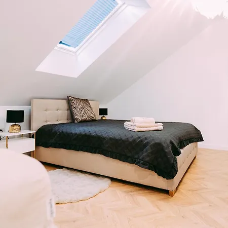 Gold Ptak アパート